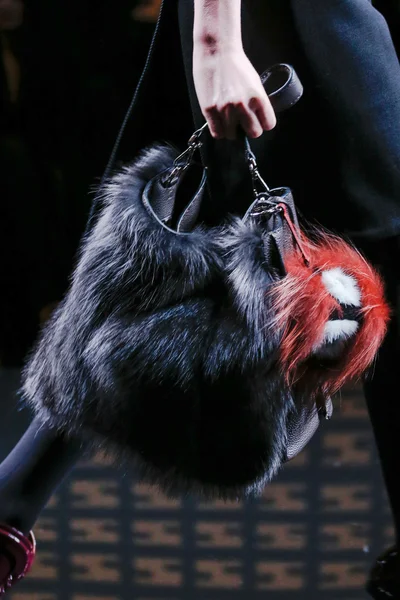 Look 80
